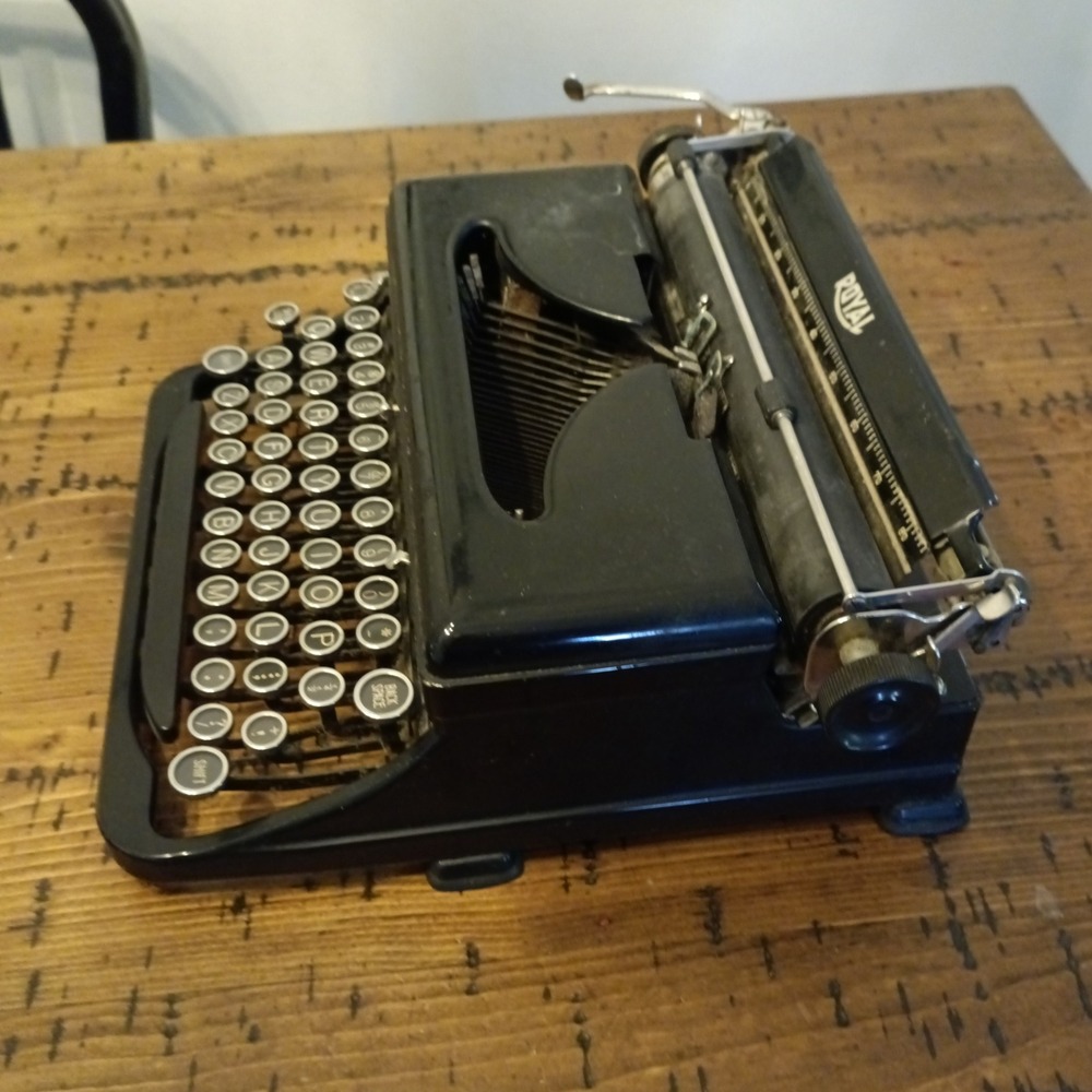 Vintage Royal Portable Typewriter 1930s Touch Control Glass Keys Made in USA - Picture 5 of 9